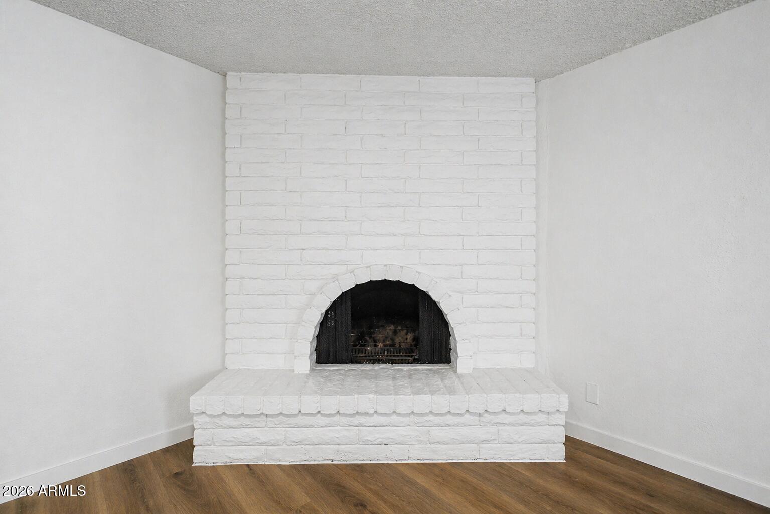 2552 East Brown Road Mesa, AZ 85213 - Photo 14 of 37 8 - Brown