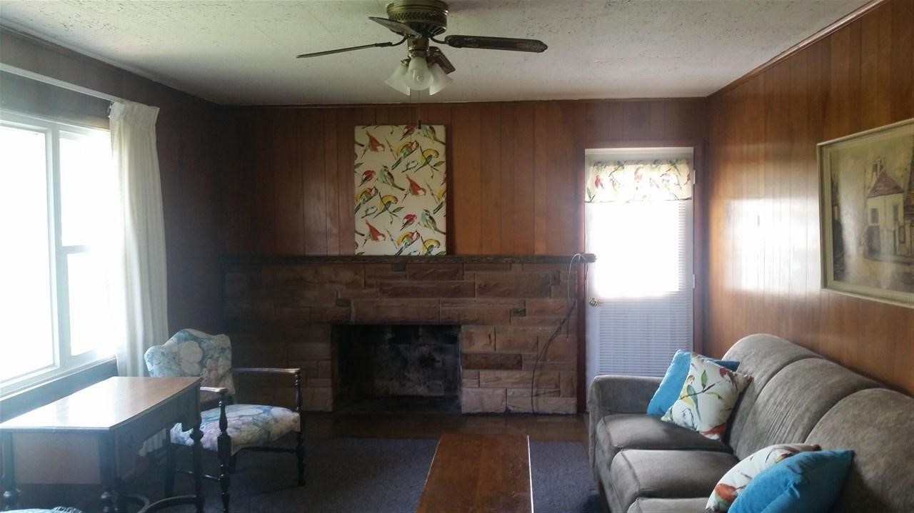 5178 Davison Road Burton, MI 48509 - Photo 11 of 25 21493383-10.JPG