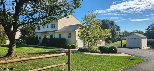 $825,000 | 10 Fredrick Court, Hillsborough, NJ 08844