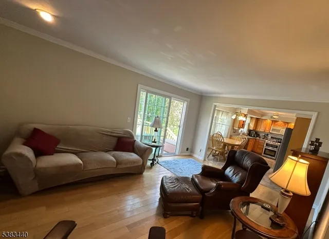 $825,000 | 10 Fredrick Court, Hillsborough, NJ 08844