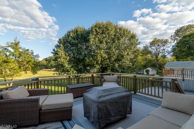 $825,000 | 10 Fredrick Court, Hillsborough, NJ 08844