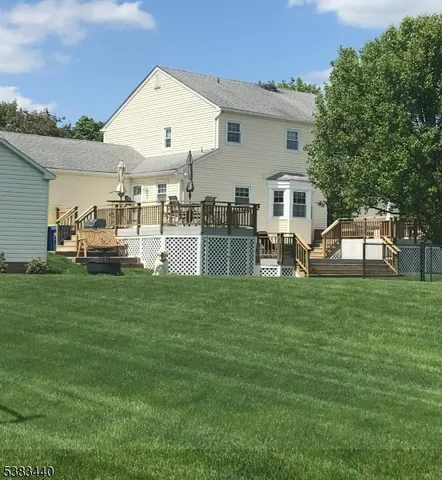 $825,000 | 10 Fredrick Court, Hillsborough, NJ 08844