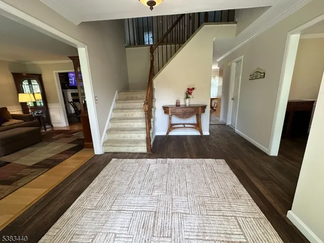 $825,000 | 10 Fredrick Court, Hillsborough, NJ 08844