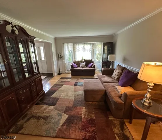 $825,000 | 10 Fredrick Court, Hillsborough, NJ 08844