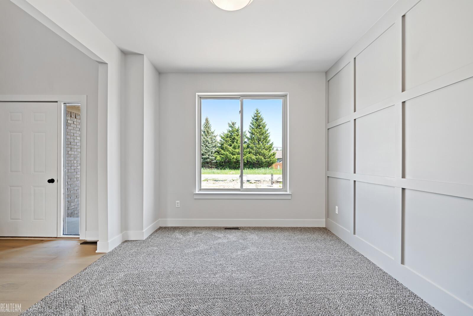 52385 Sass Road New Baltimore, MI 48047 - Photo 8 of 39 50152733-89F8E0EA-8FB2-4F6A-83E1-7756B13237AC.JPG