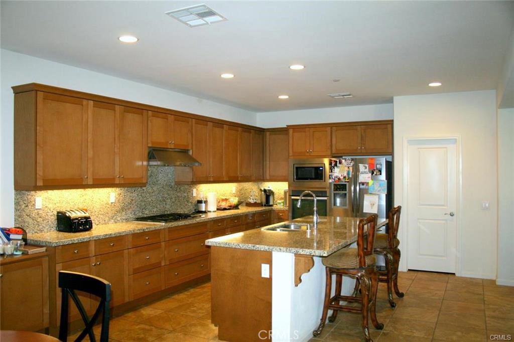 10926 Playa Del Sol Riverside, CA 92503 - Photo 16 of 18 Kitchen