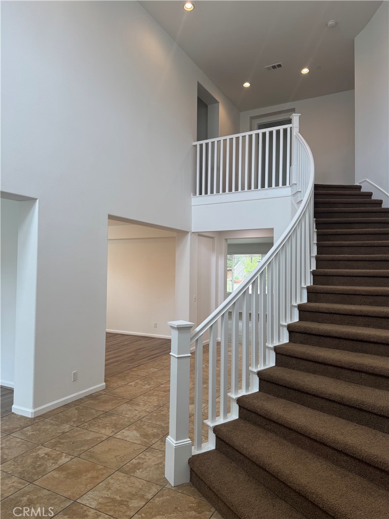 10926 Playa Del Sol Riverside, CA 92503 - Photo 8 of 18 Vaulted Ceilings