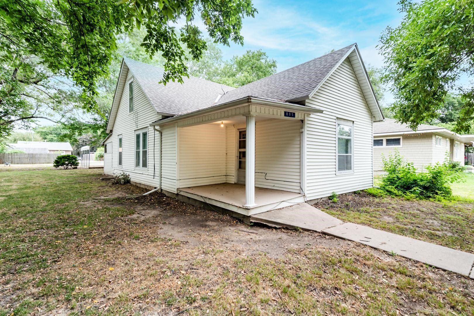 805 Pine Street Halstead, KS 67056 - Photo 3 of 32