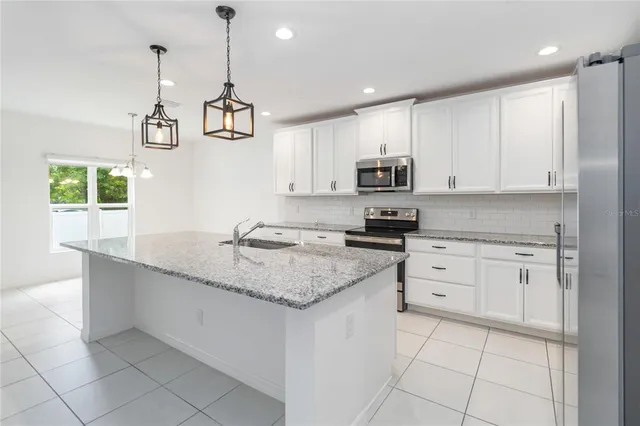 $2,350 | 928 Avenal Lane, Davenport, FL 33837