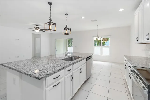 $2,350 | 928 Avenal Lane, Davenport, FL 33837