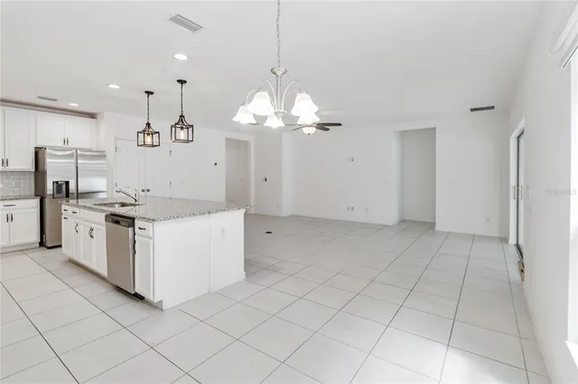 $2,350 | 928 Avenal Lane, Davenport, FL 33837