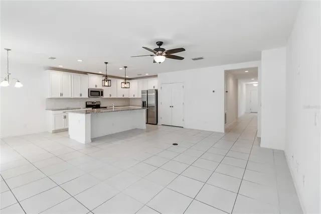 $2,350 | 928 Avenal Lane, Davenport, FL 33837