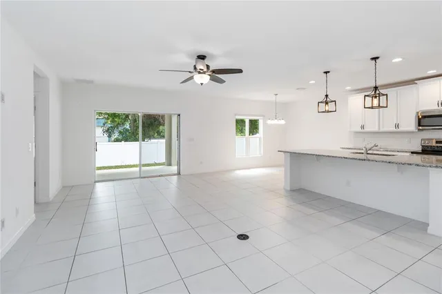 $2,350 | 928 Avenal Lane, Davenport, FL 33837