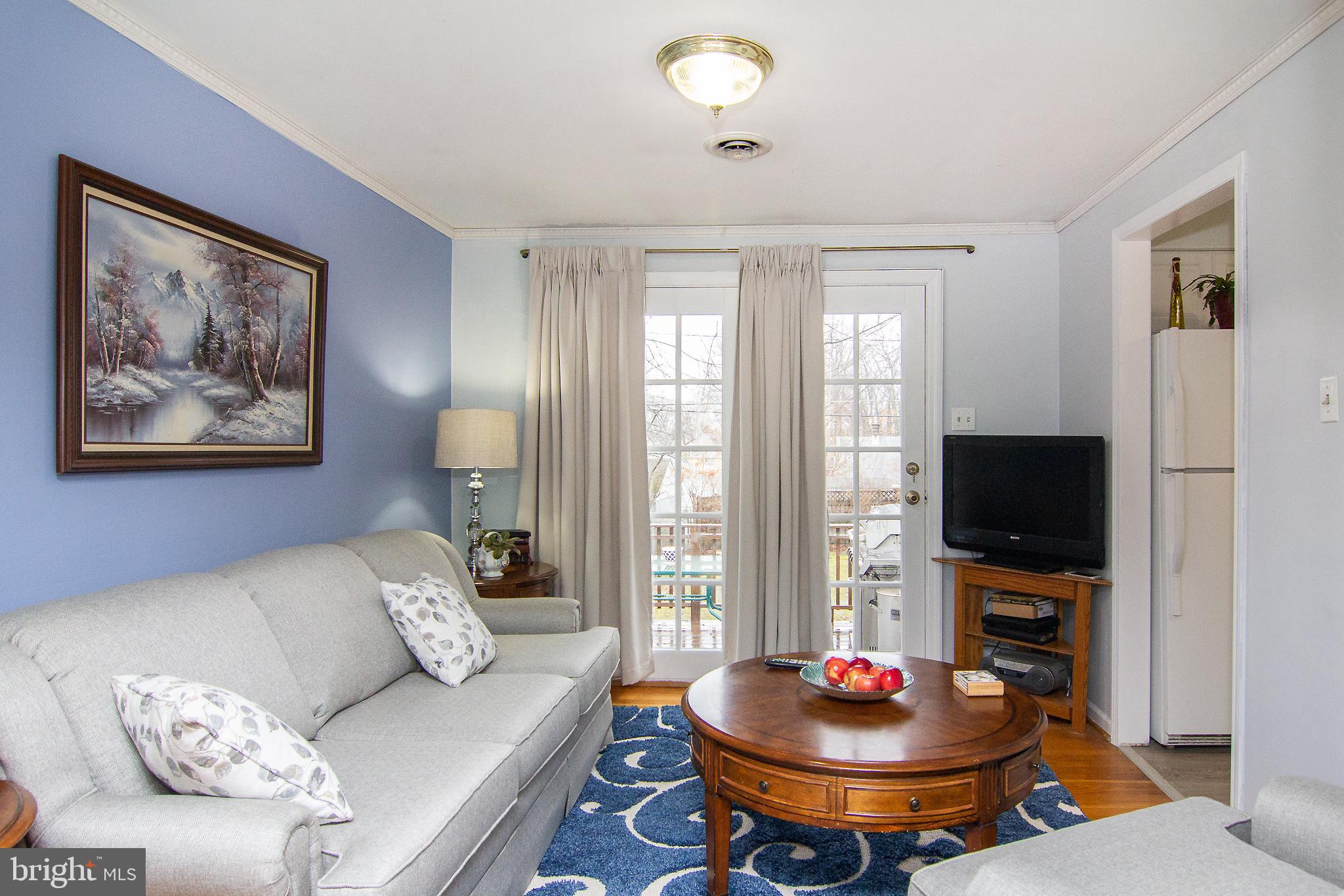 8124 Conduit Road Baltimore, MD 21234 - Photo 7 of 30 FAMILY ROOM OFF OF KITCHEN