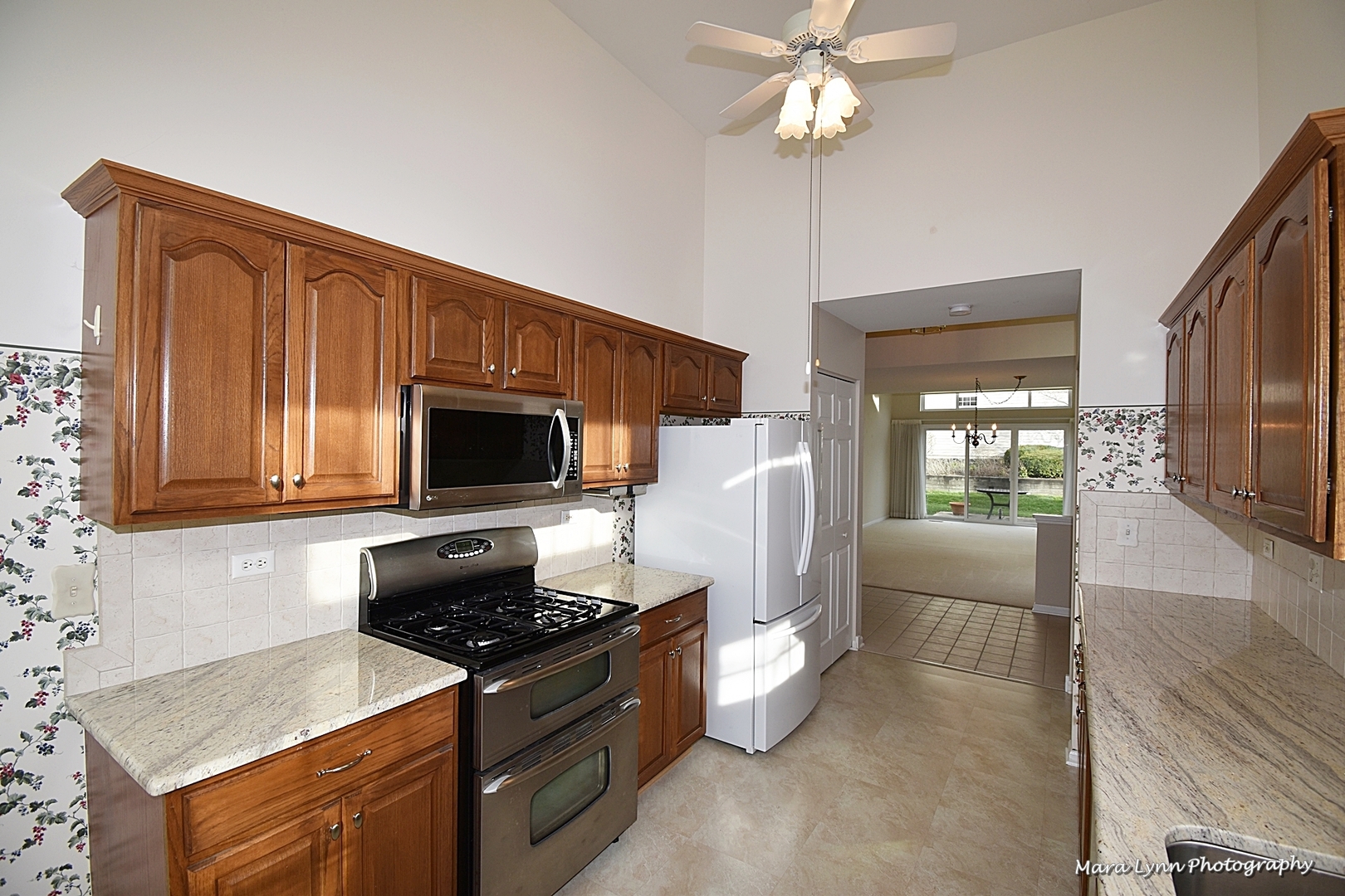 3202 Raphael Court St. Charles, IL 60175 - Photo 7 of 17