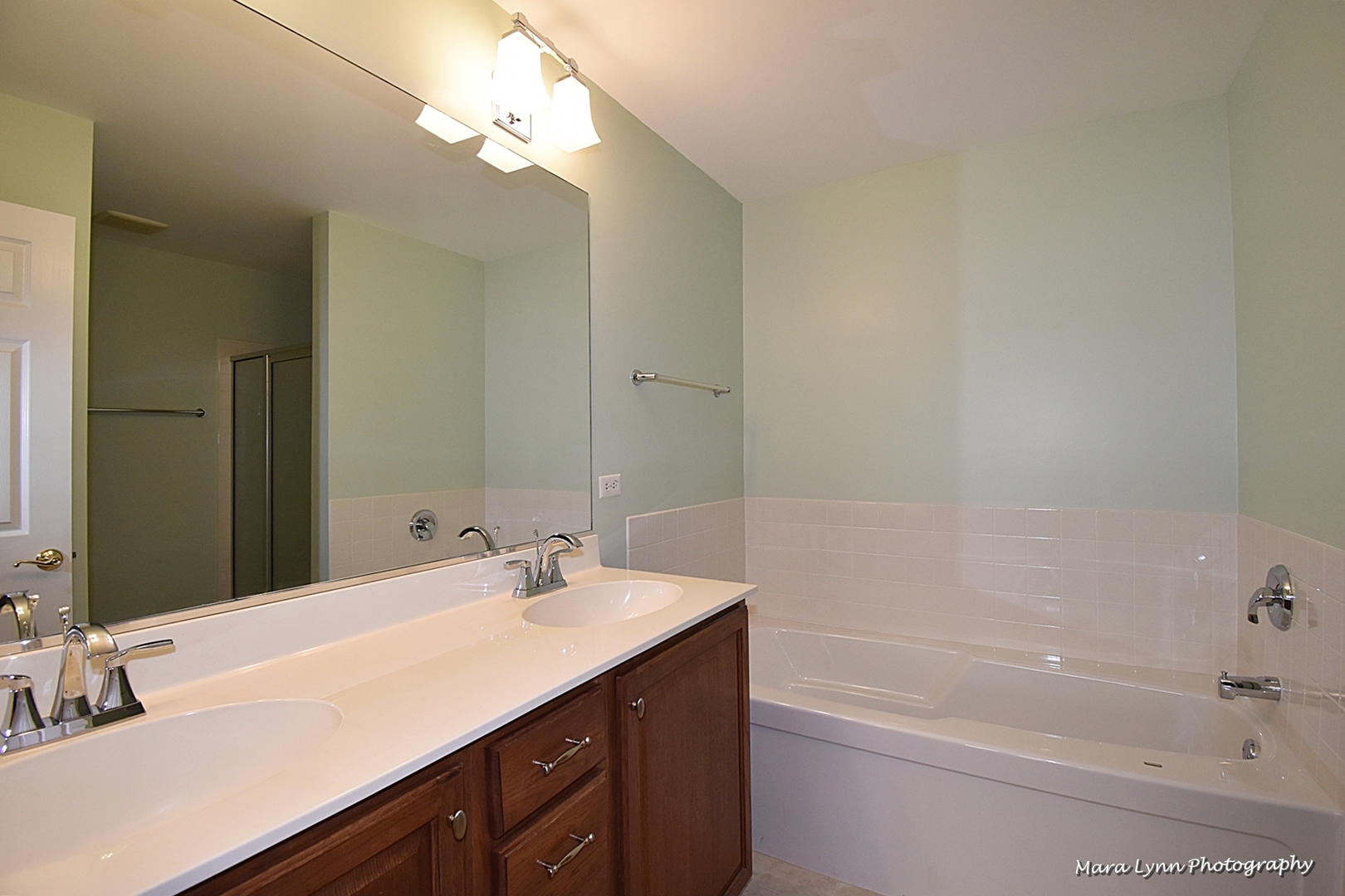 3202 Raphael Court St. Charles, IL 60175 - Photo 9 of 17