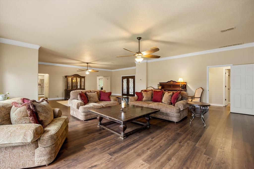 9404 Bellechase Road Granbury, TX 76049 - Photo 6 of 34
