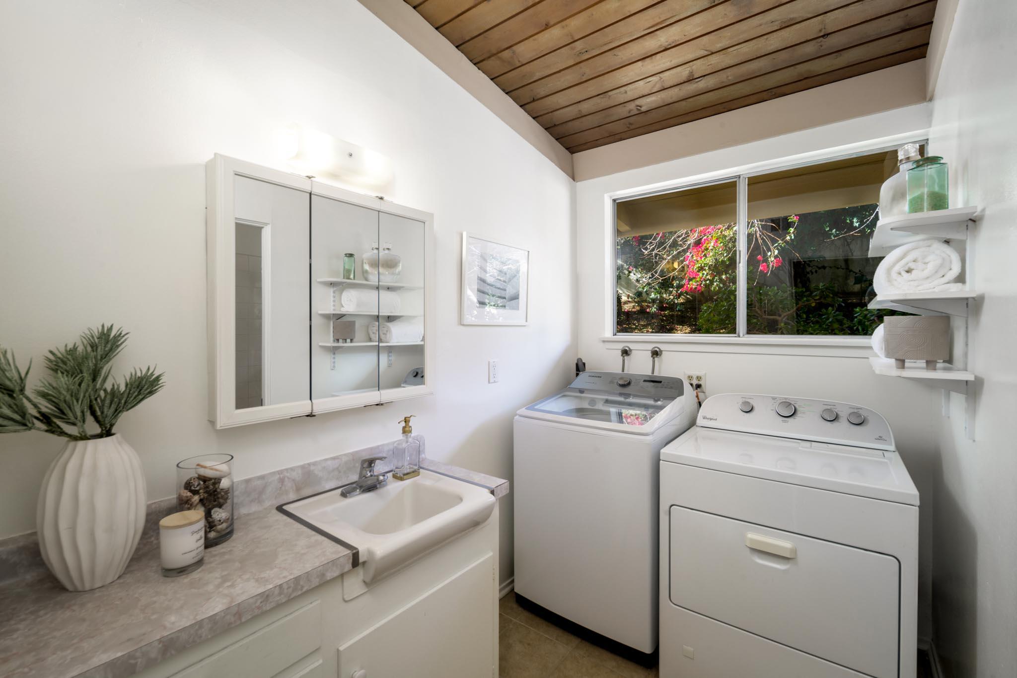 4840 Winding Way Santa Barbara, CA 93111 - Photo 16 of 22 a bathroom with a sink and a mirror