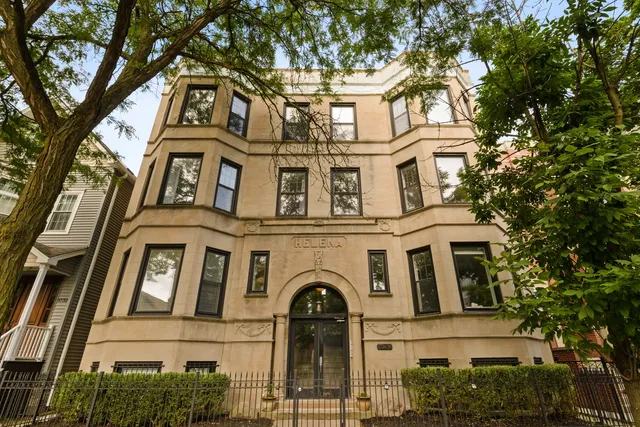 $3,200 | 3734 North Clifton Avenue, Unit 2, Chicago, IL 60613