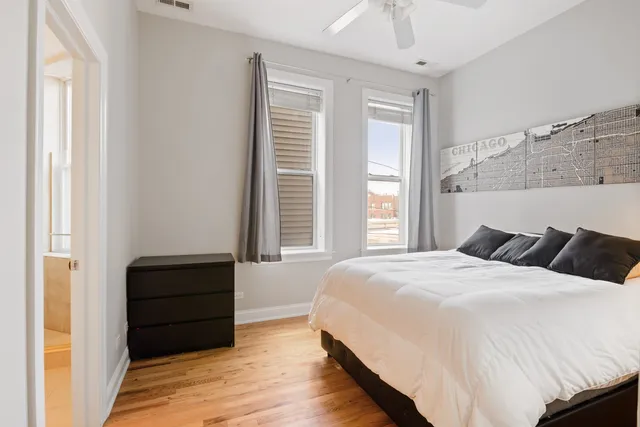 $3,200 | 3734 North Clifton Avenue, Unit 2, Chicago, IL 60613