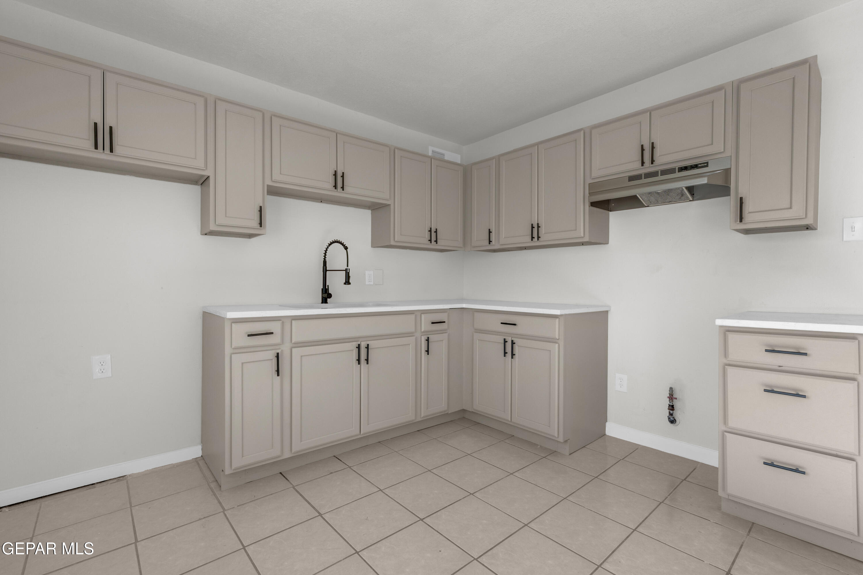 7718 Parral Drive El Paso, TX 79915 - Photo 13 of 30 2 (19)