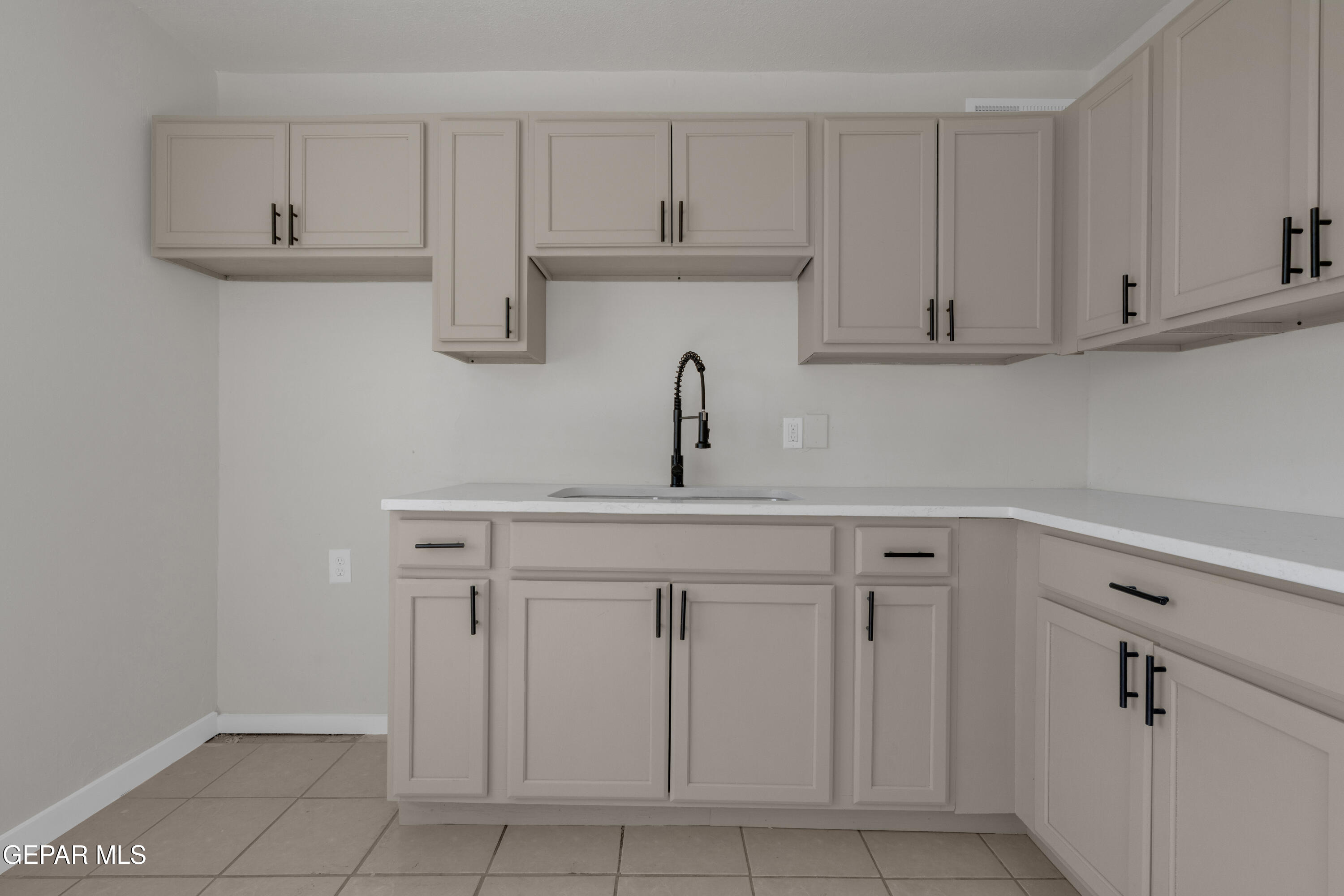 7718 Parral Drive El Paso, TX 79915 - Photo 17 of 30 2 (21)