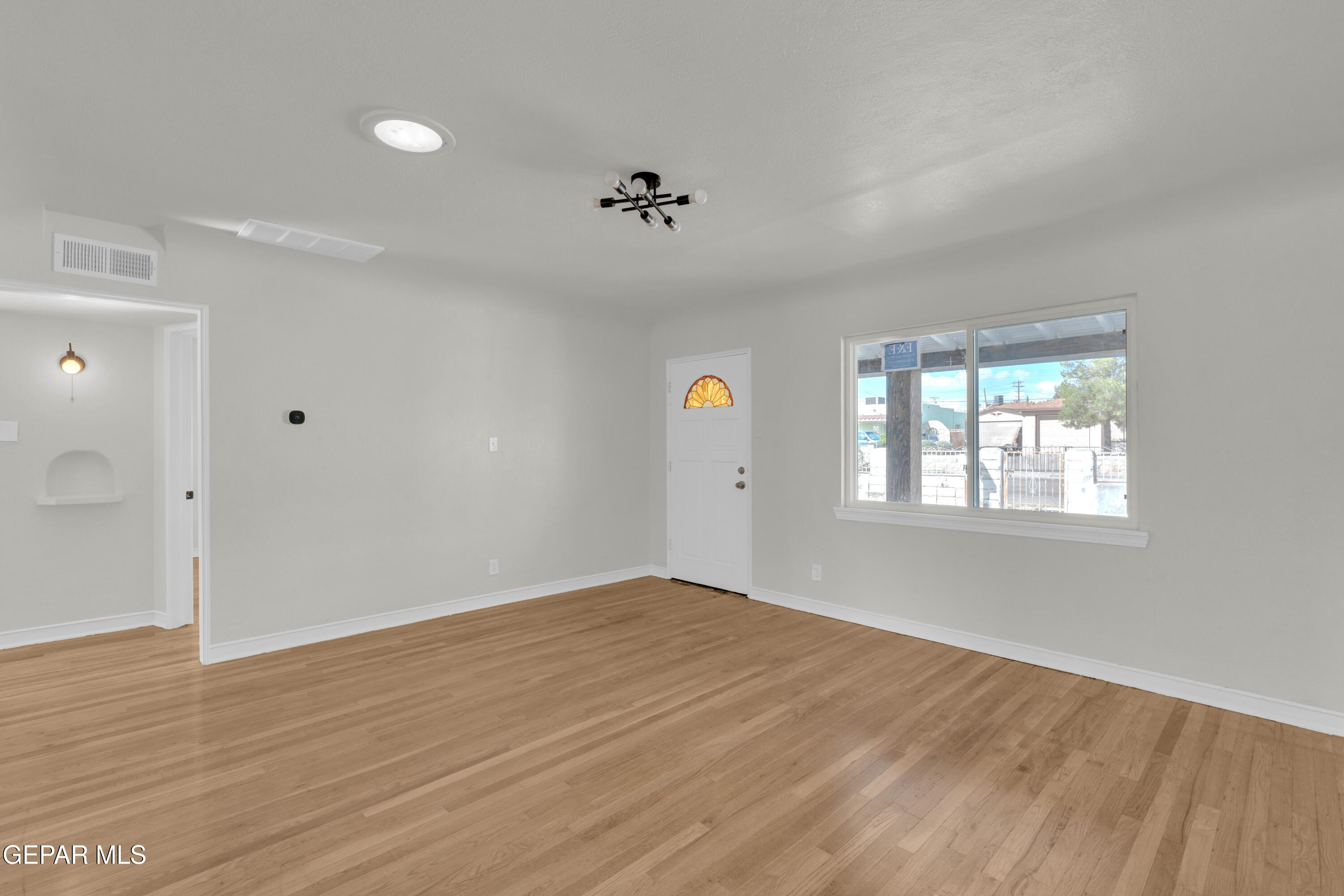 7718 Parral Drive El Paso, TX 79915 - Photo 3 of 30 2 (3)