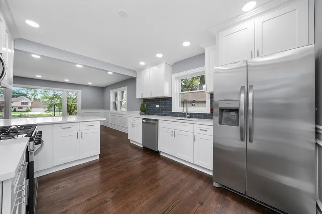 $419,900 | 9624 West Shore Drive, Oak Lawn, IL 60453