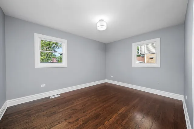 $419,900 | 9624 West Shore Drive, Oak Lawn, IL 60453