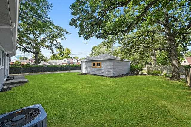 $419,900 | 9624 West Shore Drive, Oak Lawn, IL 60453