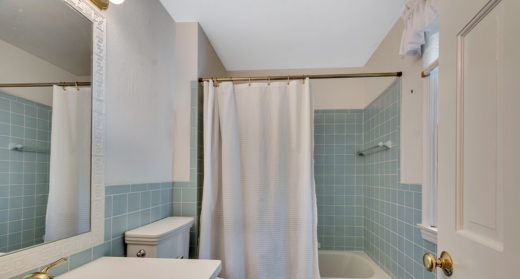21 Newcomb Road Stoneham, MA 02180 - Photo 12 of 17 Gallery Image 12