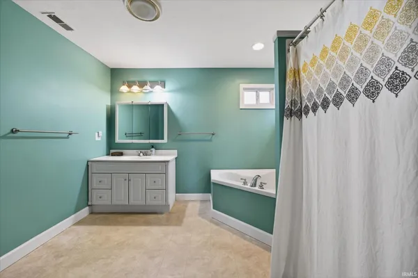 $885,000 | 600 North Lower Birdie Galyan Road, Bloomington, IN 47408