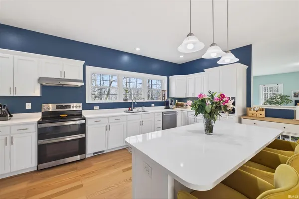 $885,000 | 600 North Lower Birdie Galyan Road, Bloomington, IN 47408