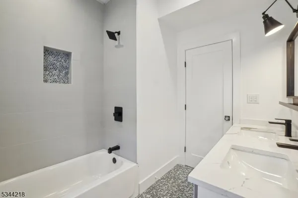 $5,300 | 51 New Street, Unit B, Montclair, NJ 07042