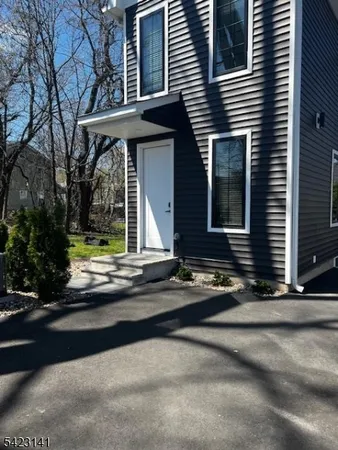 $5,300 | 51 New Street, Unit B, Montclair, NJ 07042