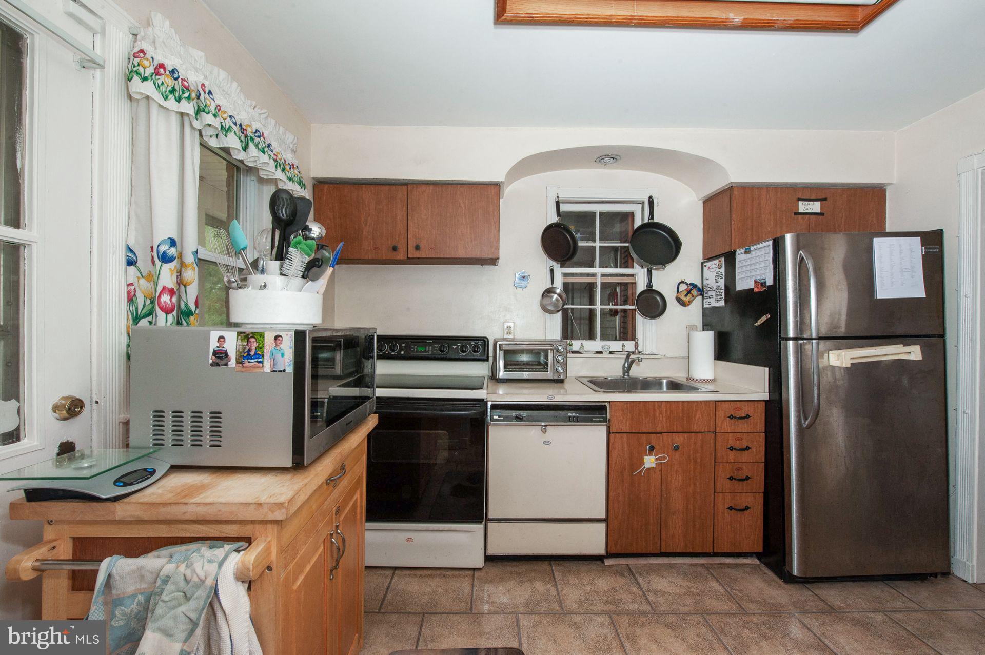 7010 Deerfield Road Baltimore, MD 21208 - Photo 9 of 28 Gallery Image 9