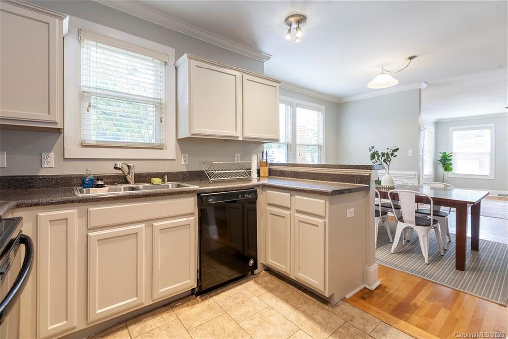 1404 Effingham Road Charlotte, NC 28208 - Photo 13 of 33