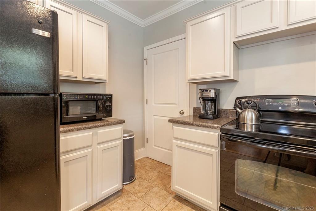 1404 Effingham Road Charlotte, NC 28208 - Photo 15 of 33