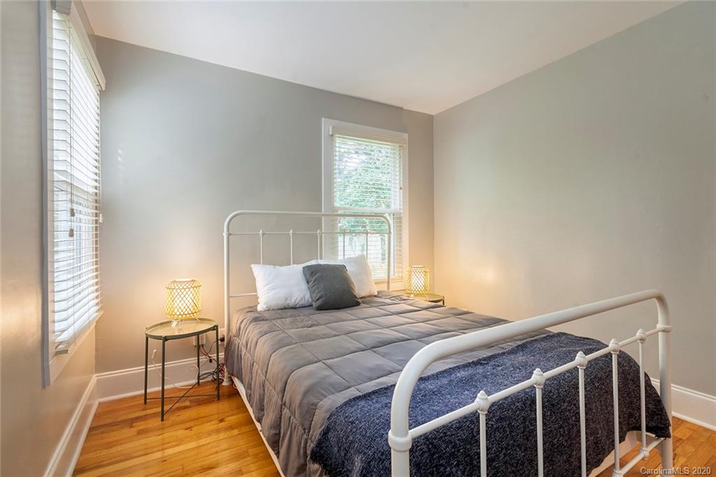 1404 Effingham Road Charlotte, NC 28208 - Photo 24 of 33