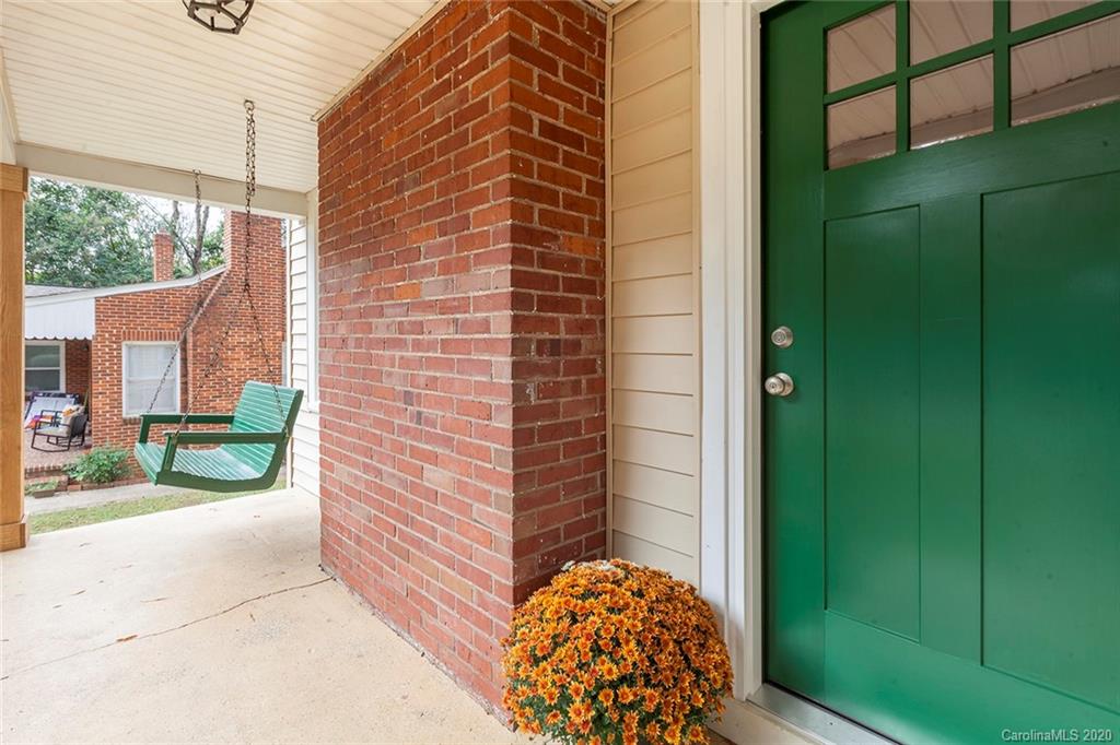 1404 Effingham Road Charlotte, NC 28208 - Photo 5 of 33