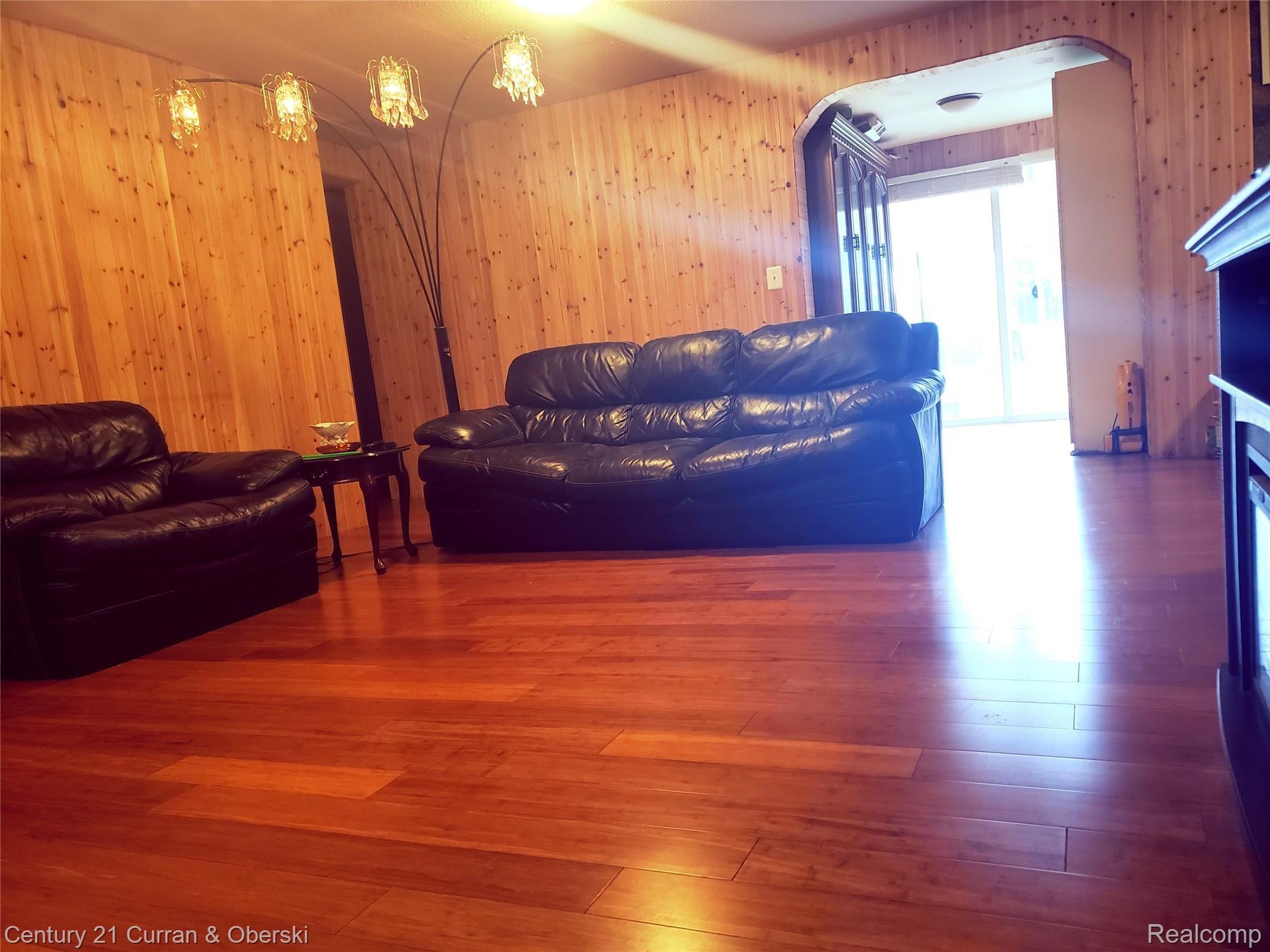 19478 Sylvia Road Romulus, MI 48174 - Photo 6 of 13 20191102_160459.jpg