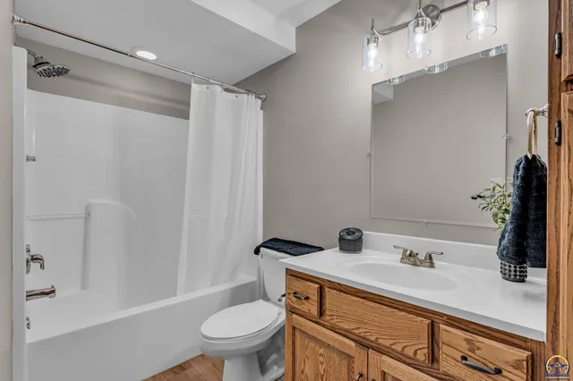 $369,900 | 6445 Southwest 21st Terrace, Topeka, KS 66614