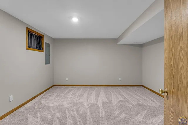 $369,900 | 6445 Southwest 21st Terrace, Topeka, KS 66614