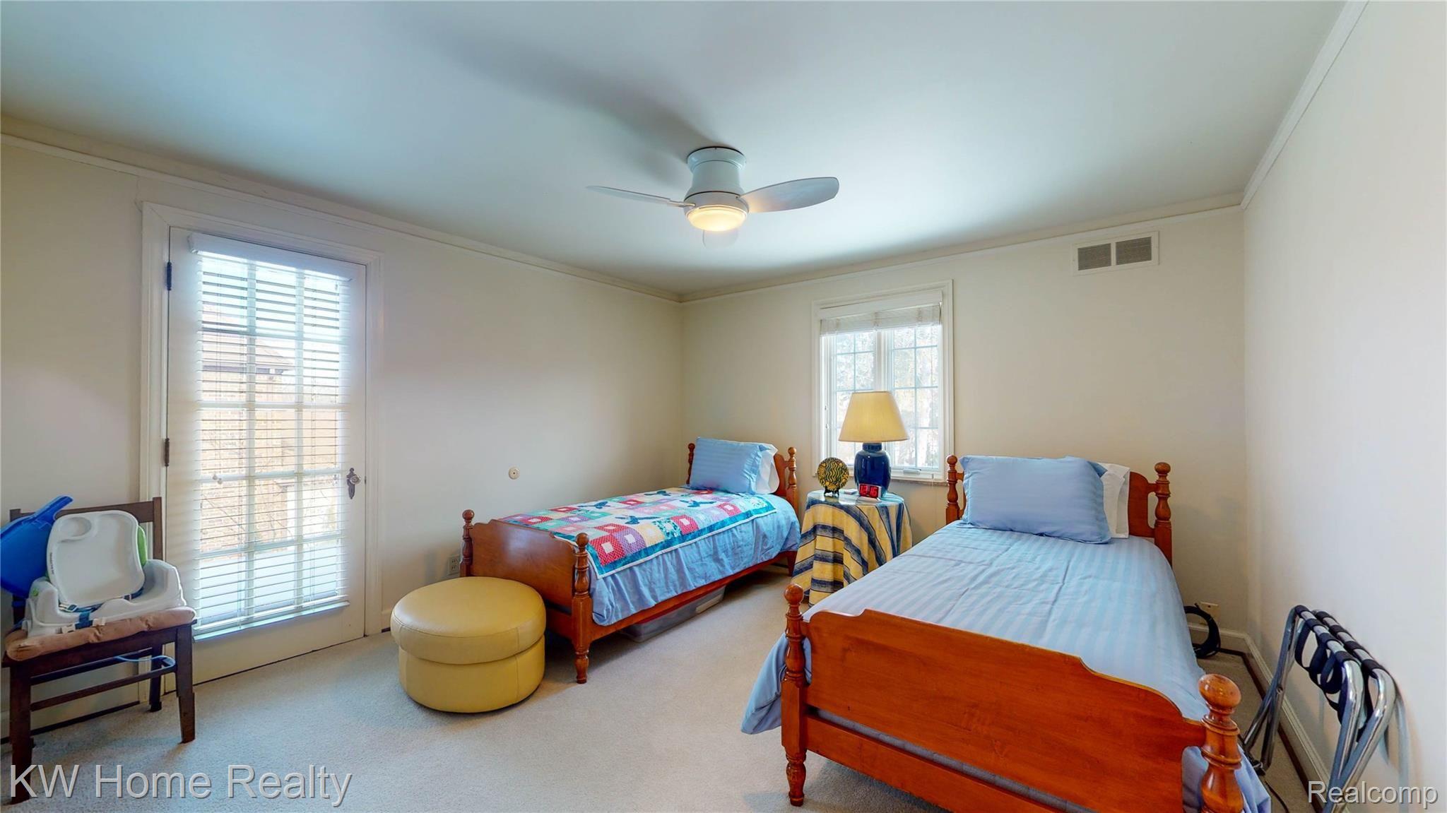 1146 Yorkshire Road Grosse Pointe, MI 48230 - Photo 30 of 39 int-25.jpg-FULL