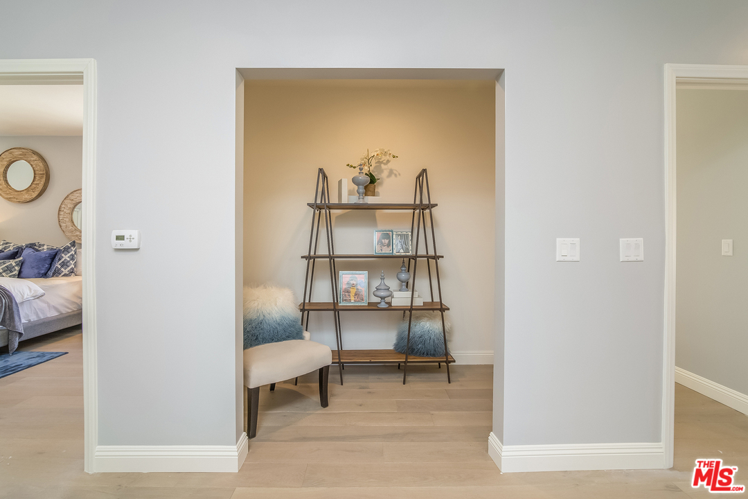 285 South Muirfield Road Los Angeles, CA 90004 - Photo 33 of 53