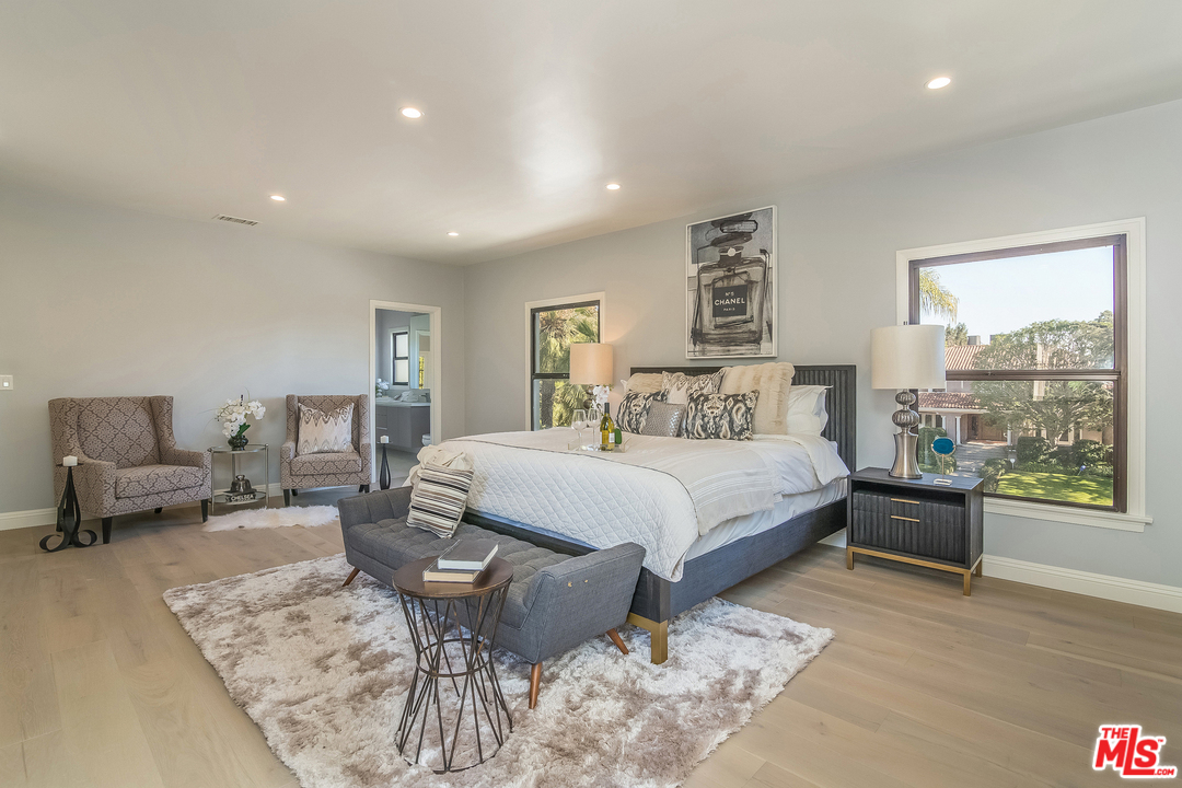 285 South Muirfield Road Los Angeles, CA 90004 - Photo 36 of 53