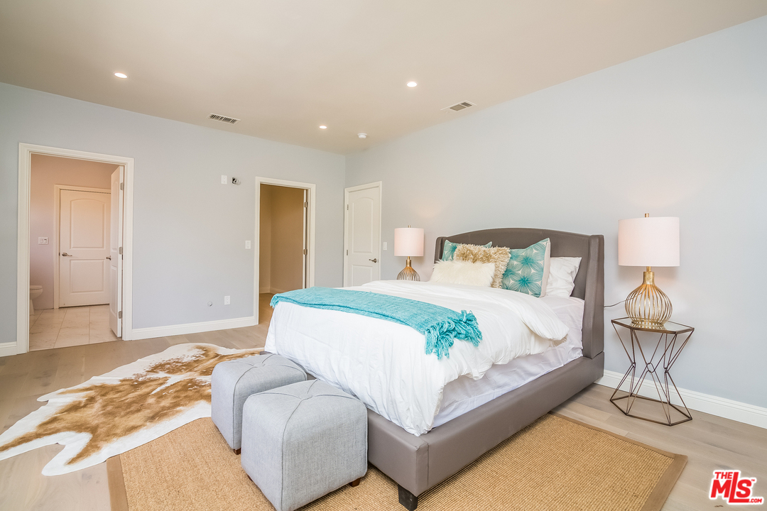 285 South Muirfield Road Los Angeles, CA 90004 - Photo 37 of 53