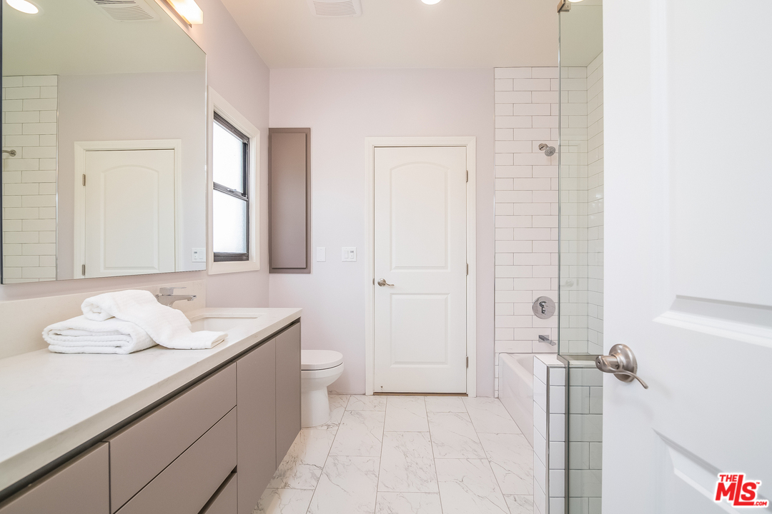 285 South Muirfield Road Los Angeles, CA 90004 - Photo 46 of 53