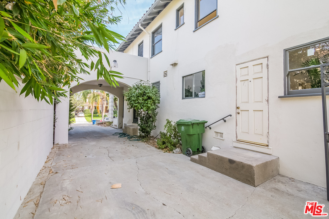 285 South Muirfield Road Los Angeles, CA 90004 - Photo 48 of 53