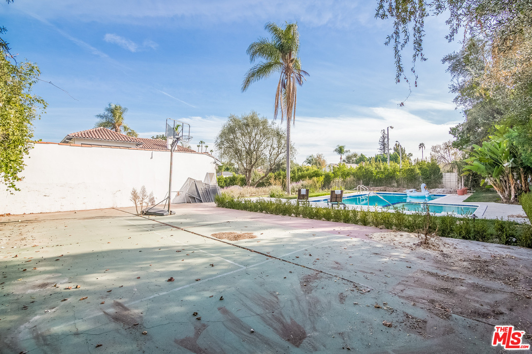 285 South Muirfield Road Los Angeles, CA 90004 - Photo 50 of 53